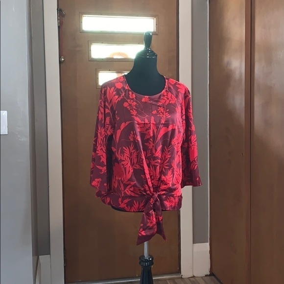 Liz Claiborne career red floral tie-front blouse! - Picture 1 of 5
